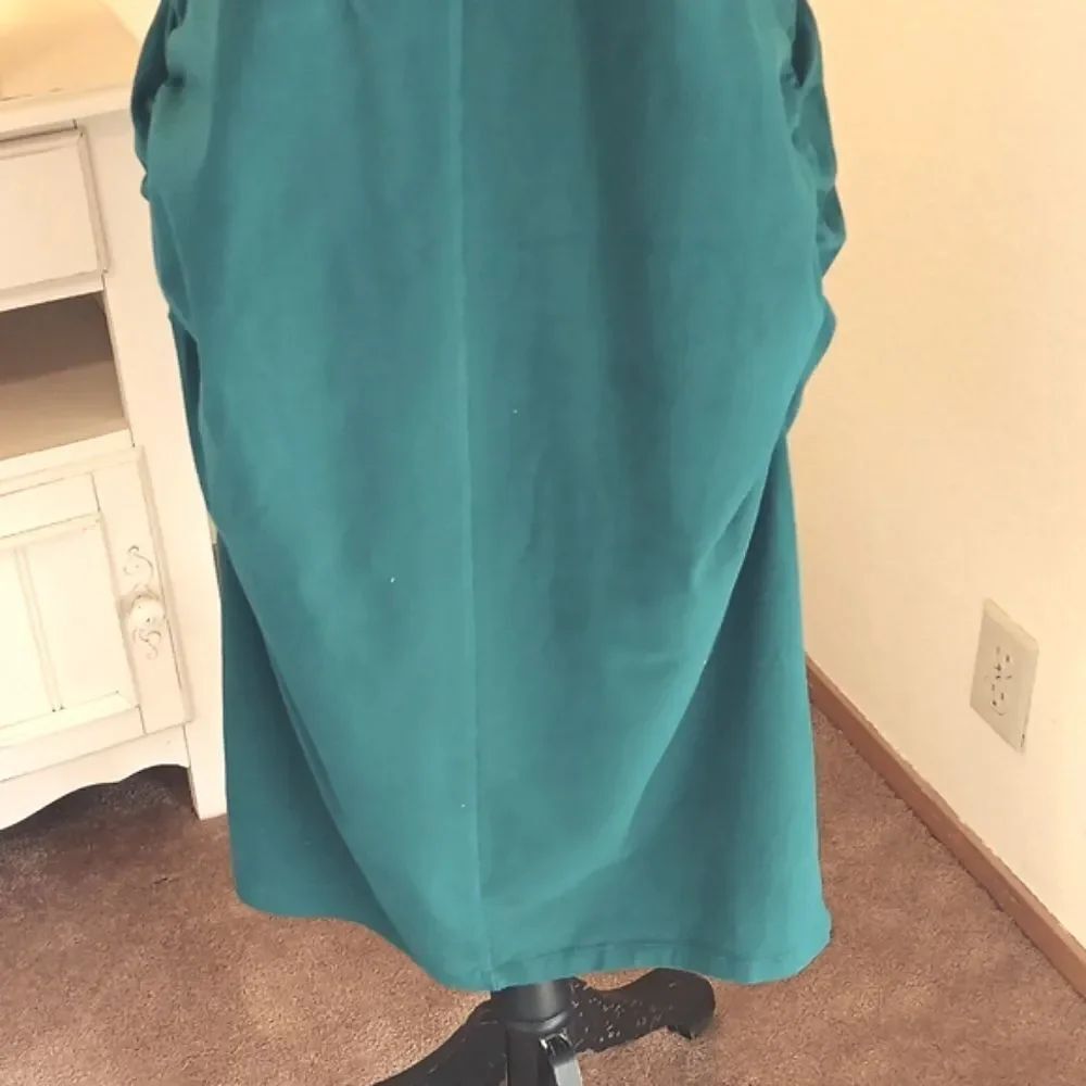 Old Navy Maternity Elegant Teal Dress. - Picture 7 of 10